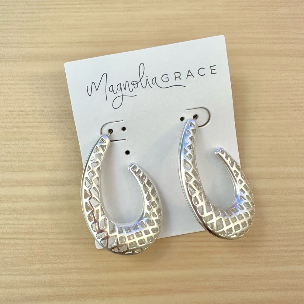 Magnolia Grace - Puffy Filigree Hoop Earrings